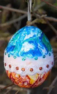 Peinture marbrée sur œuf de Pâques