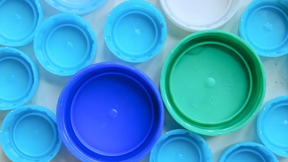 bouchons bleus pour bricolages recyclage