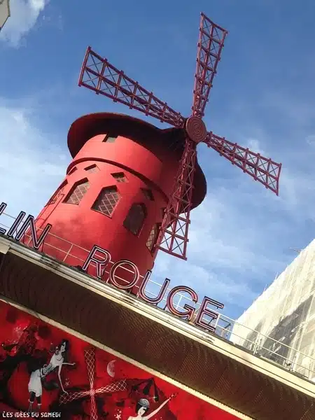 moulin rouge paris ciel bleu