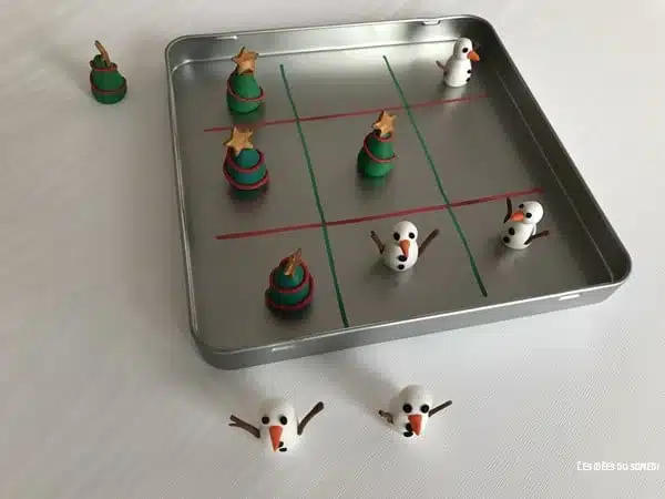 Bricolage de Noël avec les enfants: un jeu de morpion en pâte Fimo