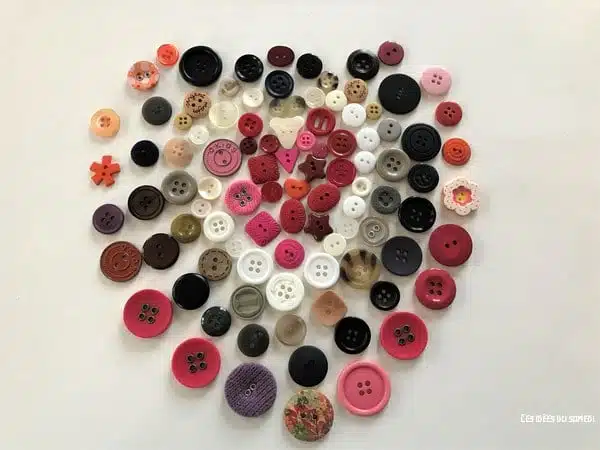 Un coeur de 100 boutons