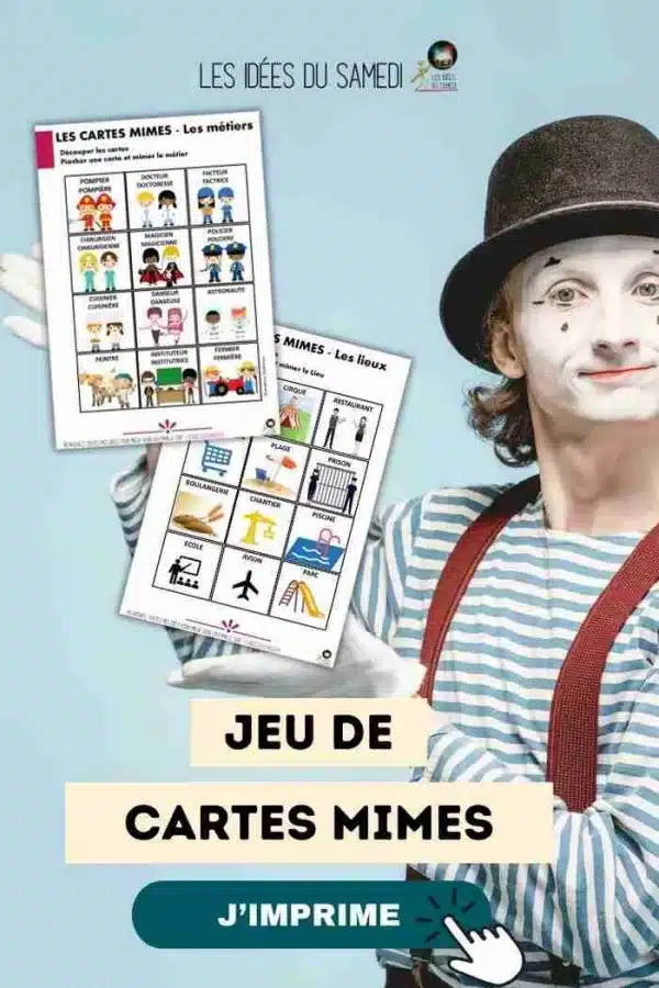 mime avec un chapeau et un visage blanc, montrant des cartes à imprimer.