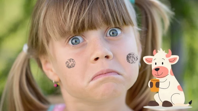 fille qui joue à la vache qui tache