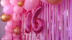 decor anniversaire ballons rose 16 ans